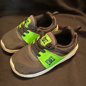 Toddler DC shoes size 8
